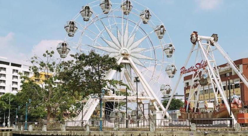 Hotel Zamburger Plaza Mahkota Malacca Kültér fotó